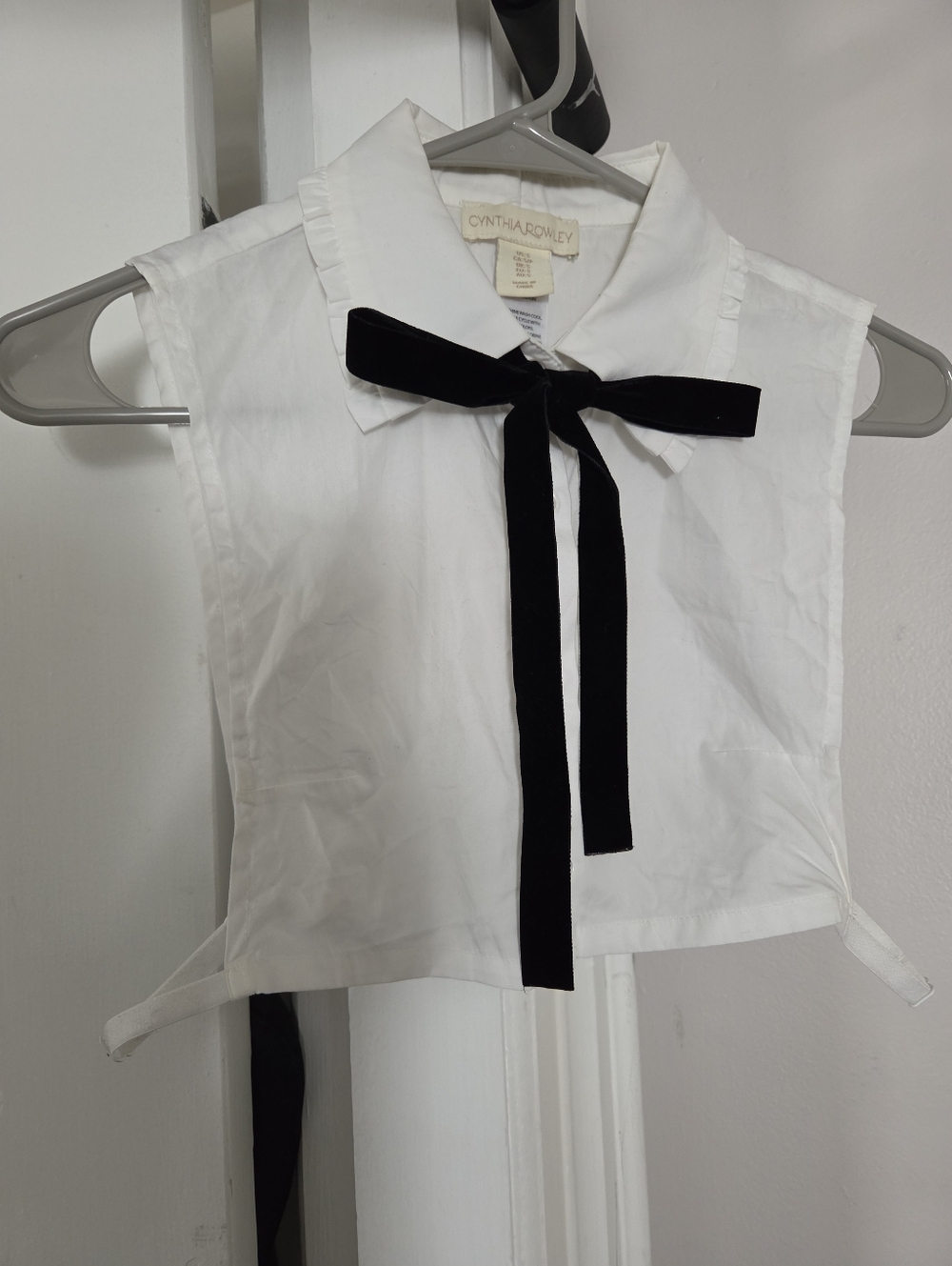 Cynthia Rowley White Detachable Collar Bib (Dickey) with Black Velvet Ribbon